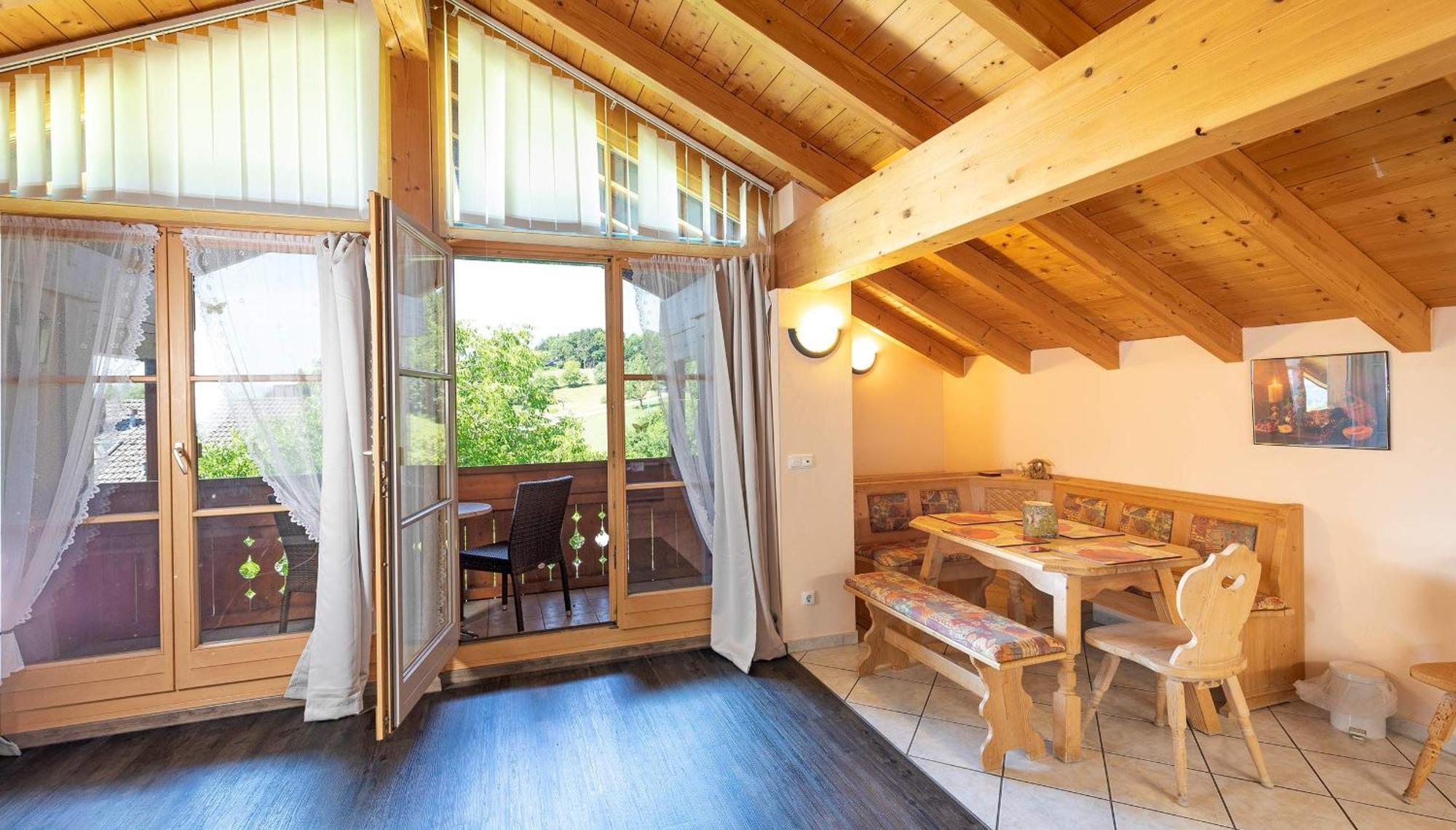Berg Weingarten Garni Hotel 3*