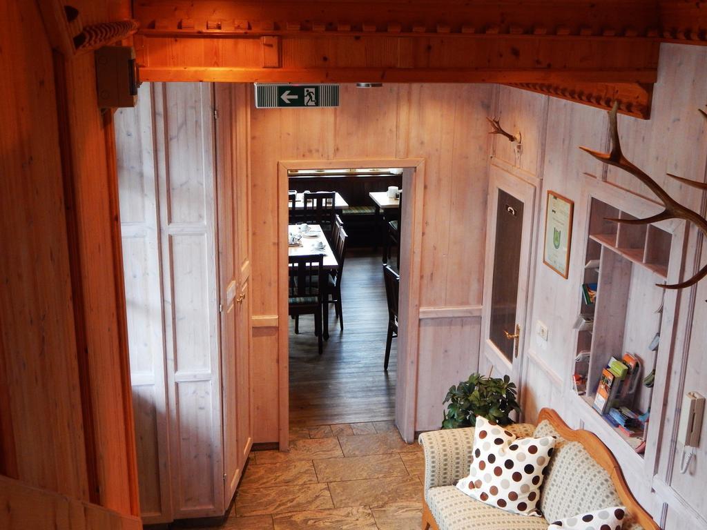 Berg Weingarten Garni Hotel 3*